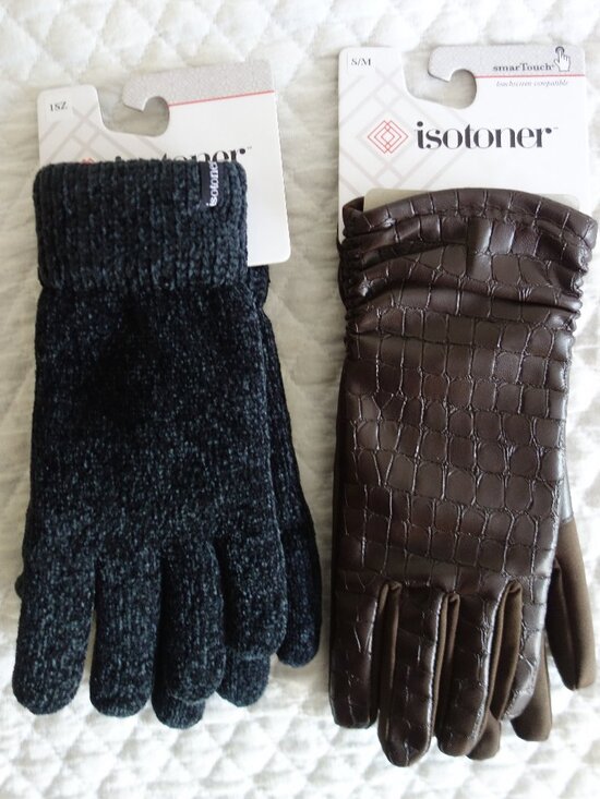 isotoner Accessories - NWT $50 Two Pairs (Black/Brown) of Isotoner Gloves – S/M and One Size